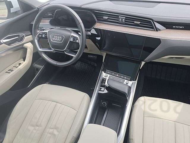 2024 Audi Q8