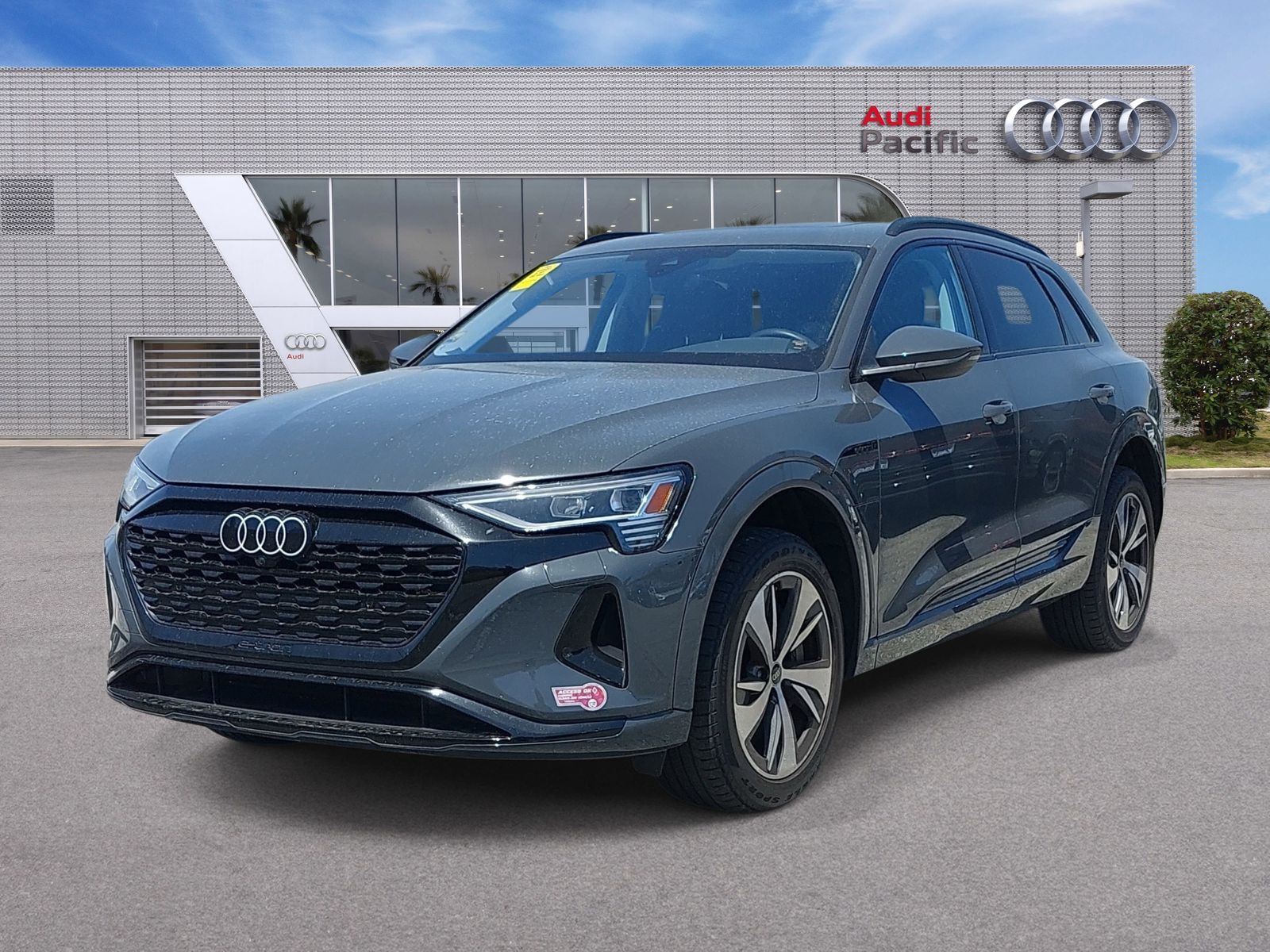 2024 AUDI Q8