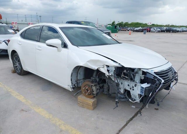 2016 LEXUS ES
