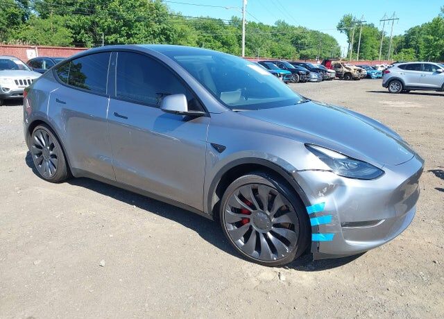 2024 TESLA Model Y