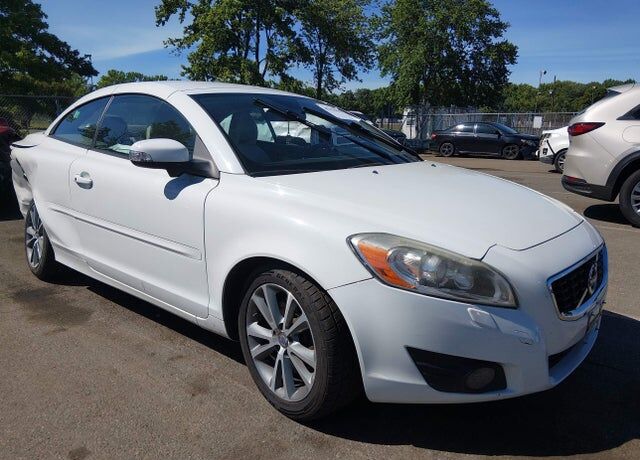 2011 VOLVO C70