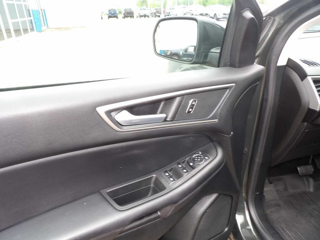 2023 FORD Edge