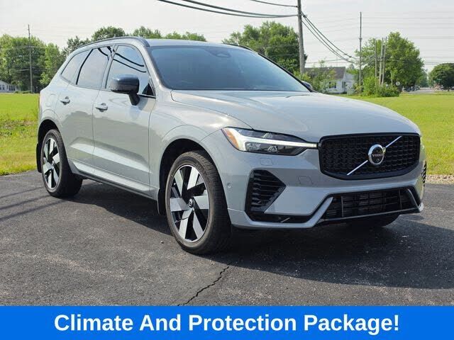 2025 VOLVO XC60
