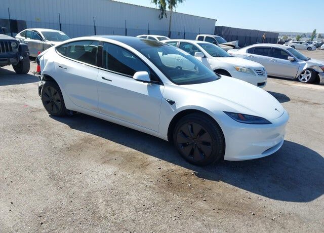2026 TESLA Model 3
