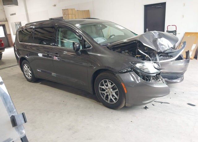 2021 CHRYSLER Voyager