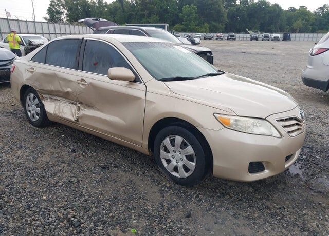 2010 TOYOTA Camry