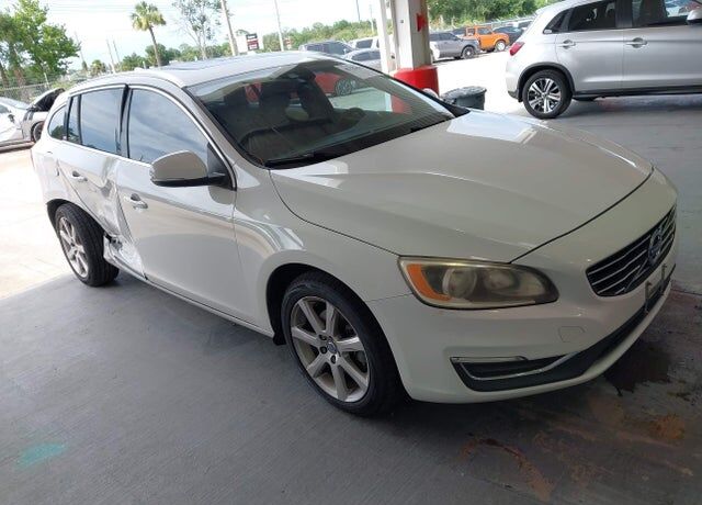 2016 VOLVO V60