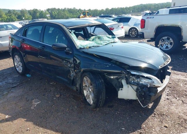 2013 CHRYSLER 200