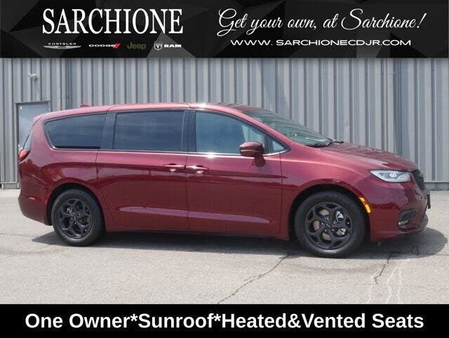 2022 CHRYSLER Pacifica