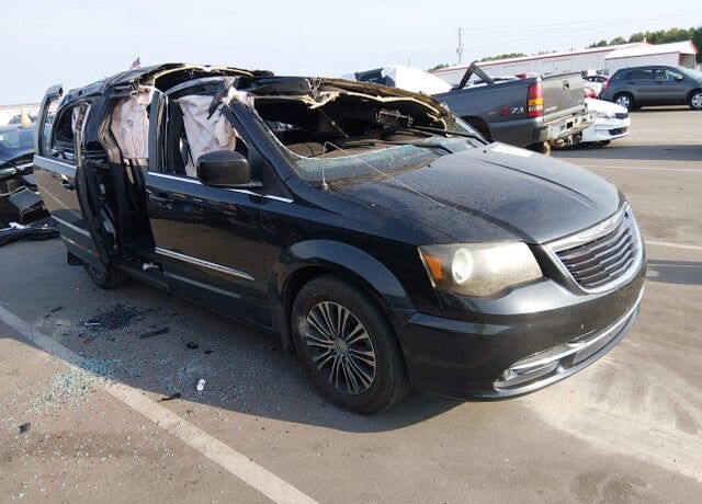 2014 CHRYSLER Town and Country