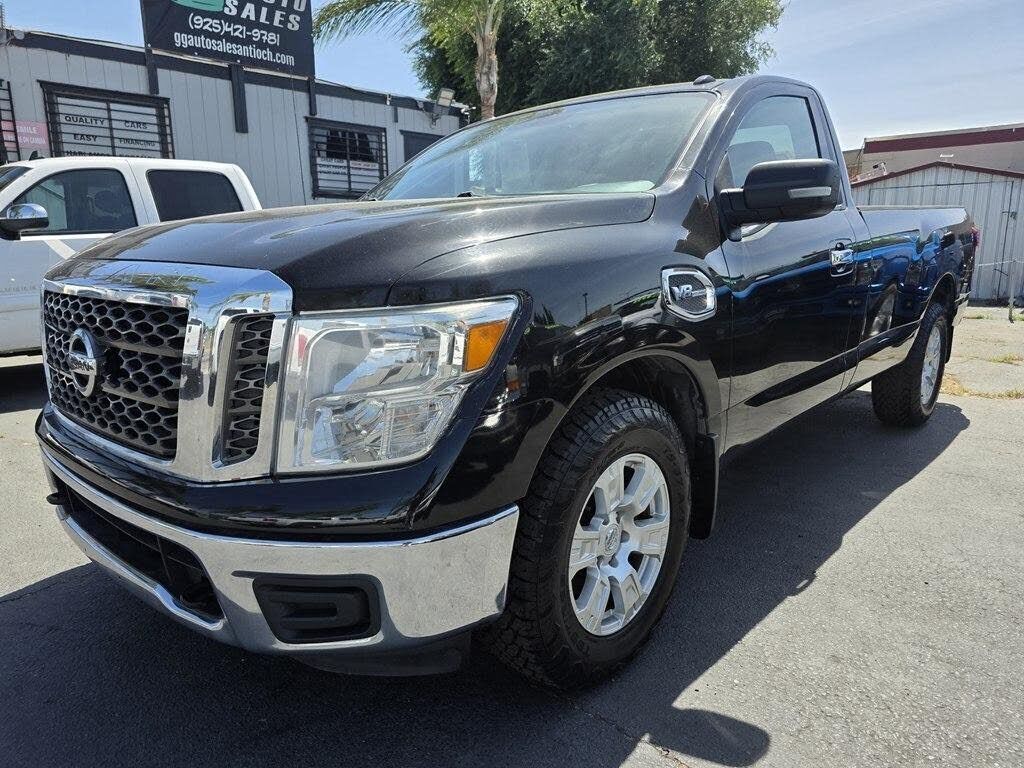 2017 NISSAN Titan