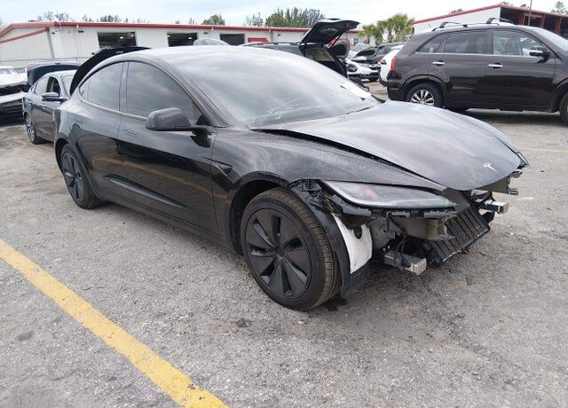 2025 TESLA Model 3