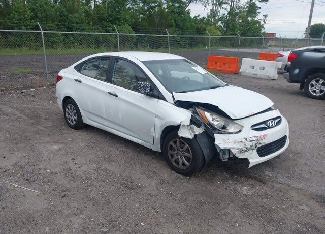 2013 HYUNDAI Accent