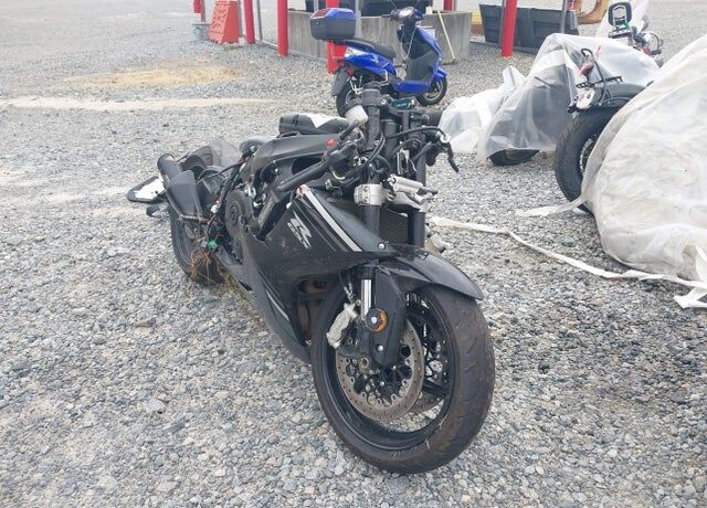 2025 SUZUKI GSX-R600