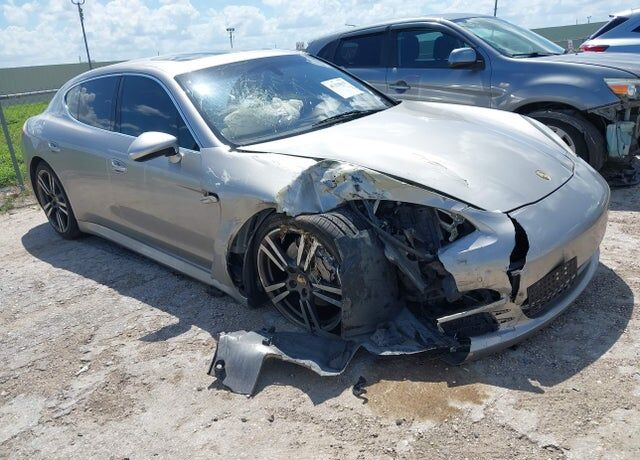 2011 PORSCHE Panamera