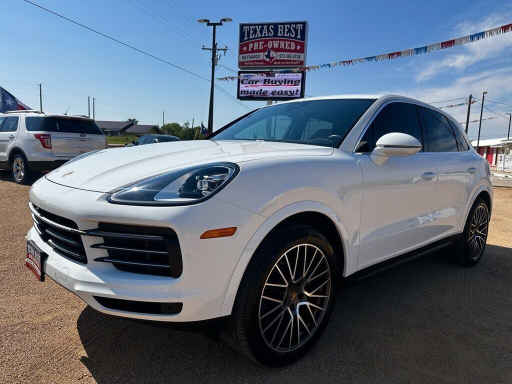 2022 PORSCHE Cayenne