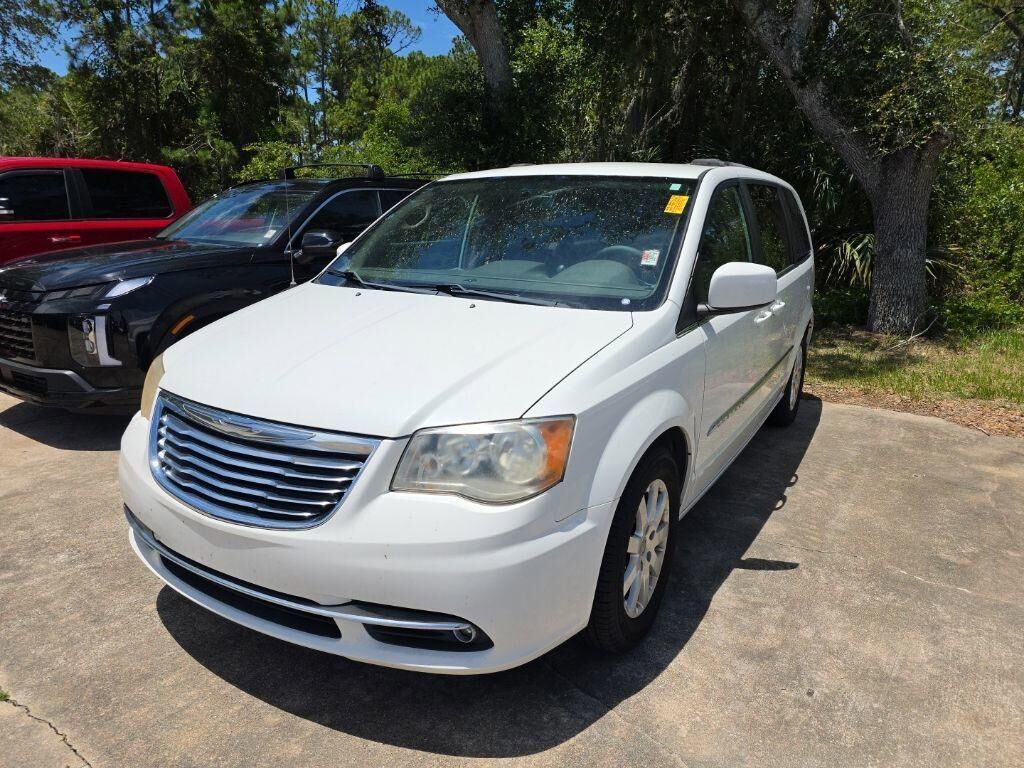 2013 CHRYSLER Town and Country