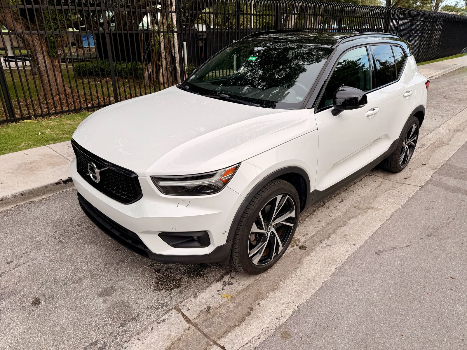 2020 VOLVO XC40