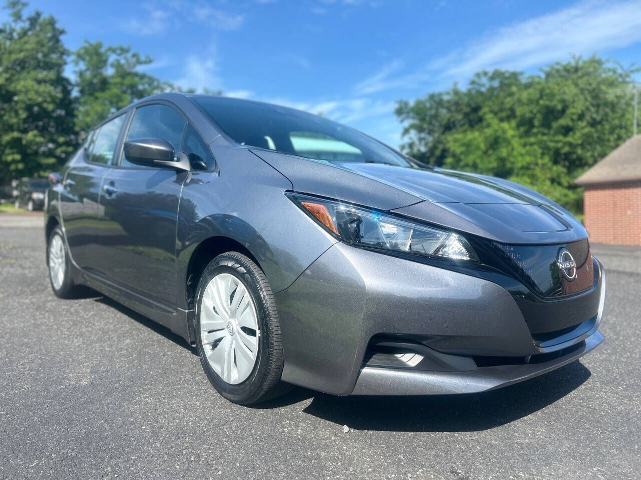 2023 NISSAN Leaf