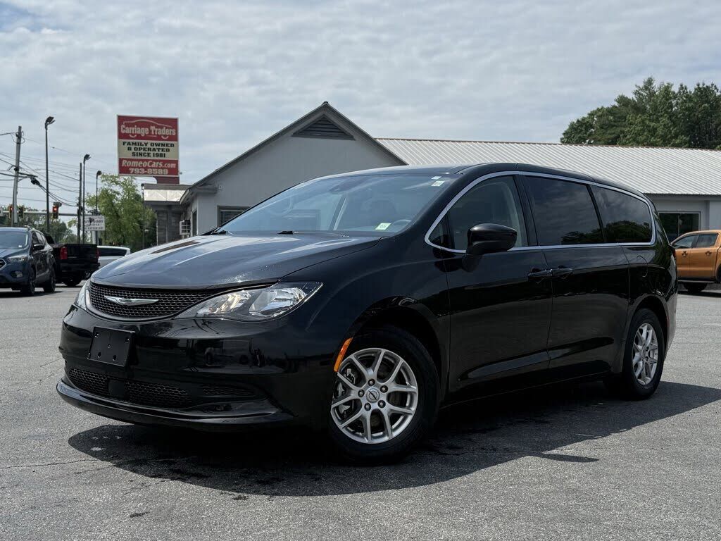 2023 CHRYSLER Voyager