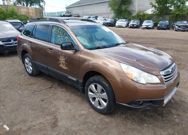 2011 SUBARU Outback