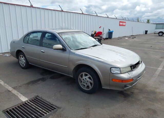 1999 NISSAN Maxima