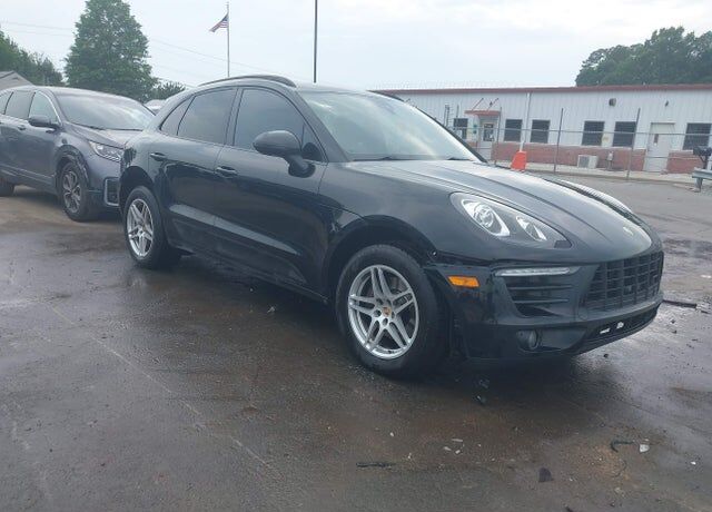 2018 PORSCHE Macan