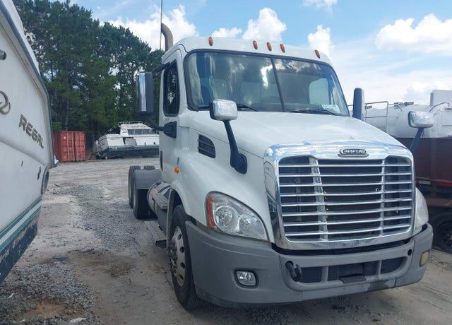 2016 FREIGHTLINER Cascadia