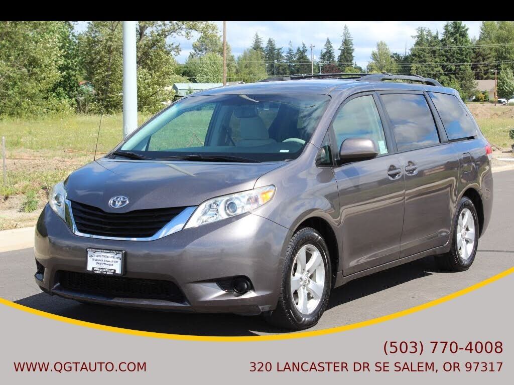 2012 TOYOTA Sienna