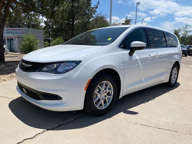 2023 CHRYSLER Voyager