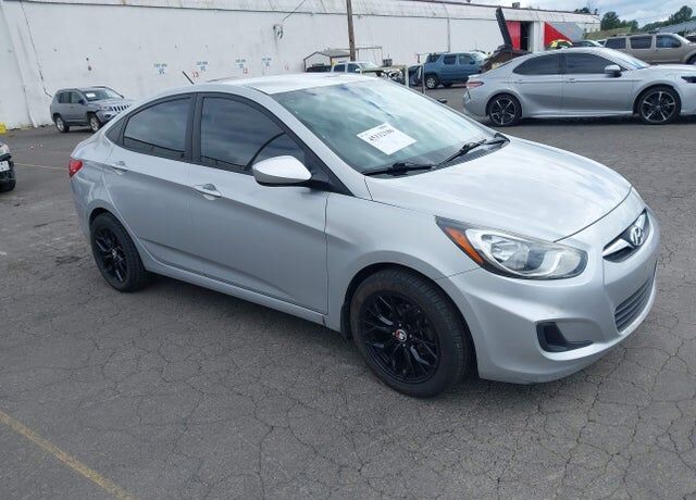 2014 HYUNDAI Accent