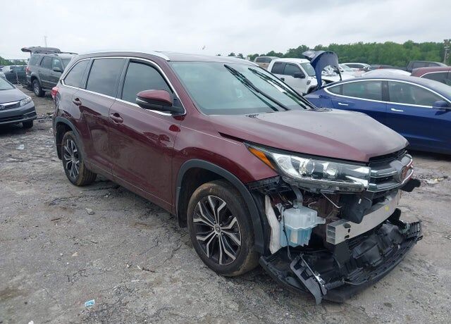 2019 TOYOTA Highlander
