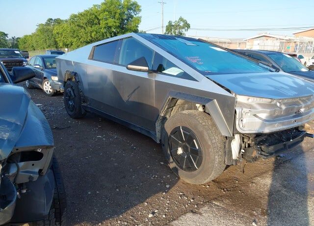 2024 TESLA Cybertruck