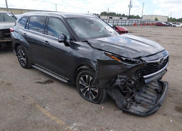 2021 TOYOTA Highlander
