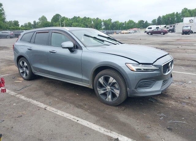 2020 VOLVO V60CC