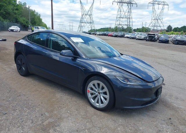 2025 TESLA Model 3