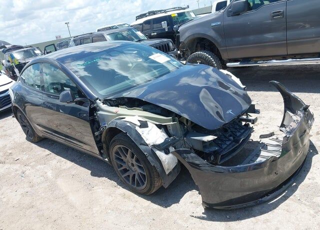 2025 TESLA Model 3