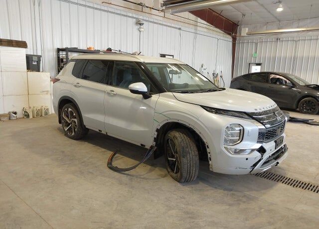 2022 MITSUBISHI Outlander