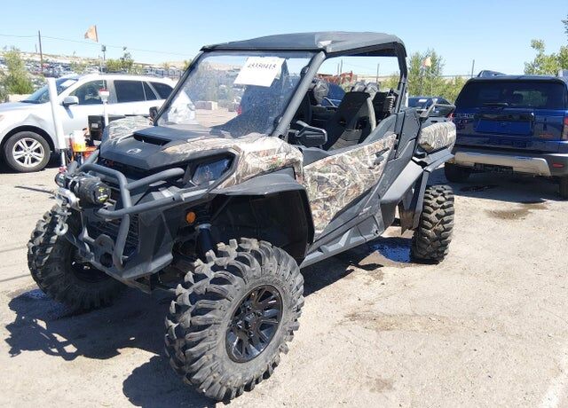 2025 CAN-AM Commander
