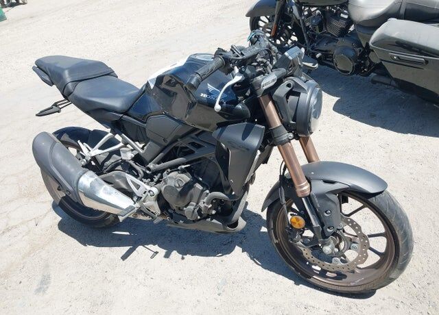2022 HONDA CB