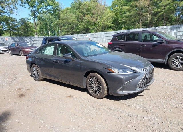 2025 LEXUS ES