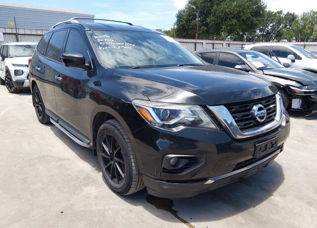 2017 NISSAN Pathfinder