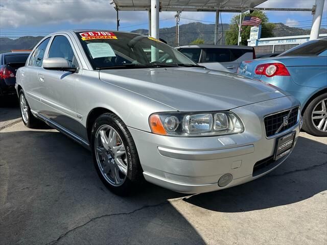 2005 VOLVO S60