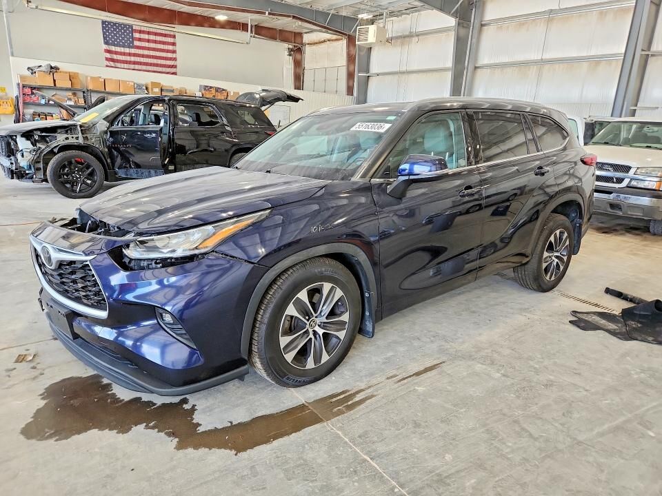 2020 TOYOTA Highlander