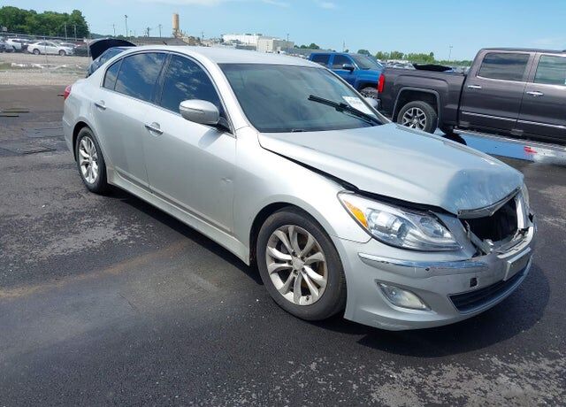2013 HYUNDAI Genesis
