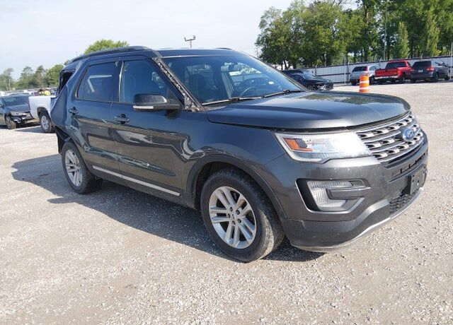 2017 FORD Explorer