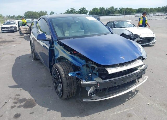 2022 TESLA Model Y