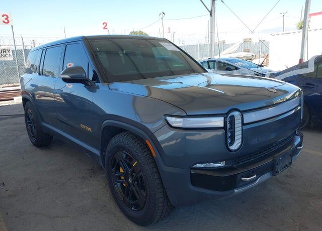 2023 RIVIAN R1S