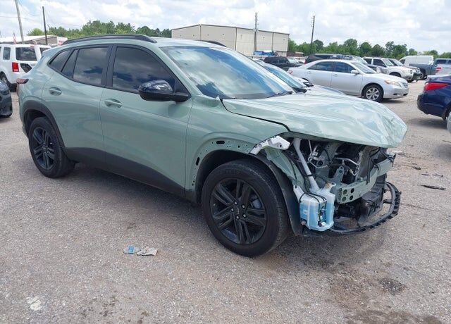 2025 CHEVROLET Trax