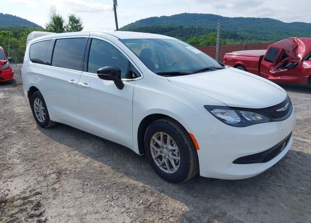 2026 CHRYSLER Voyager